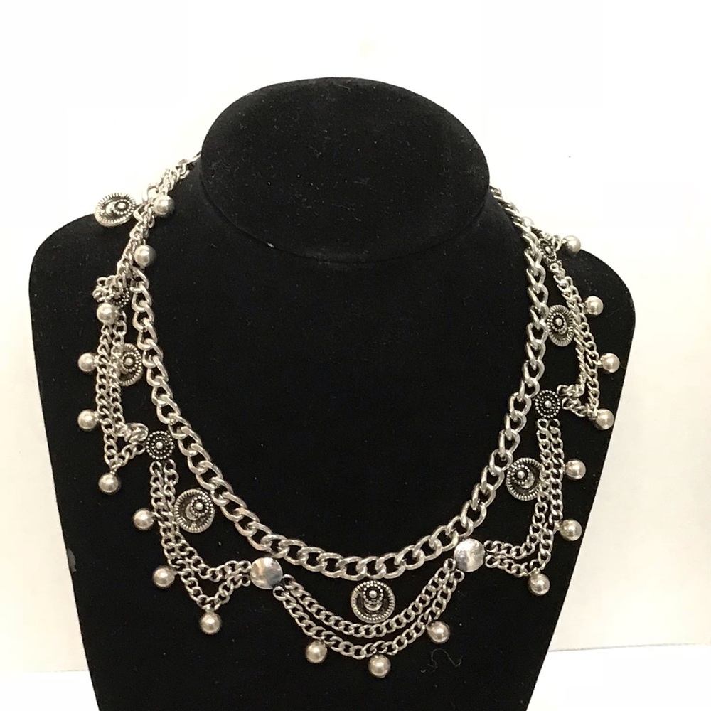 Silver tone necklace 15”
